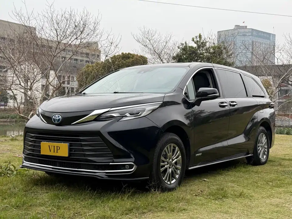 Toyota Sienna 2.5L Hybrid Luxury Edition 2022
