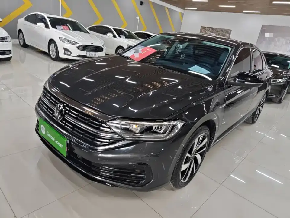 Volkswagen Sagitar 300TSI DSG Surpassing Edition 2024