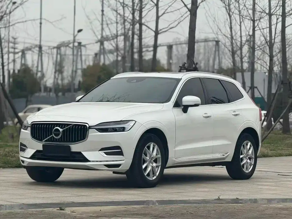 Volvo XC60 T5 AWD Momentum 2021
