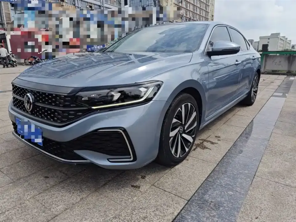 Volkswagen Passat 330TSI Starlight Elite Edition 2021