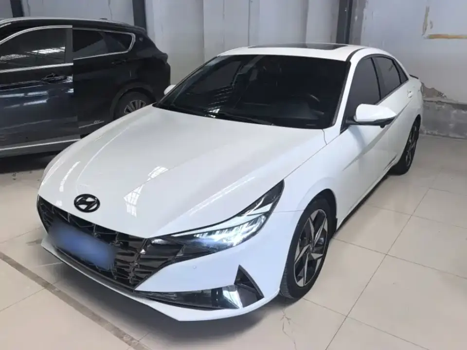 Hyundai Elantra 240TGDi DCT LUX Premium Edition 2021