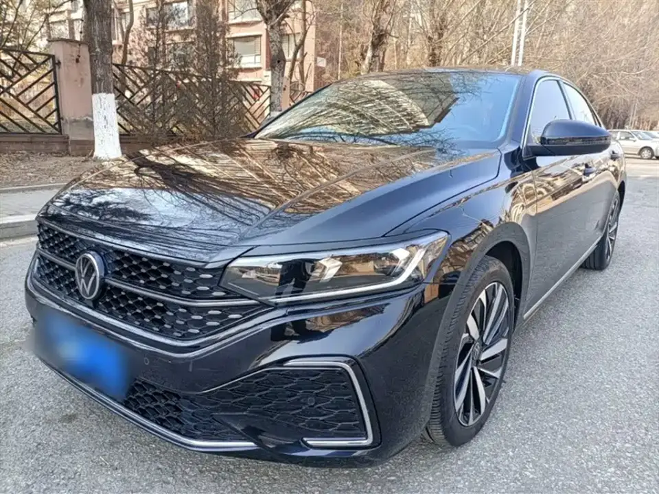 Volkswagen Passat 330TSI Starlight Elite Edition 2022
