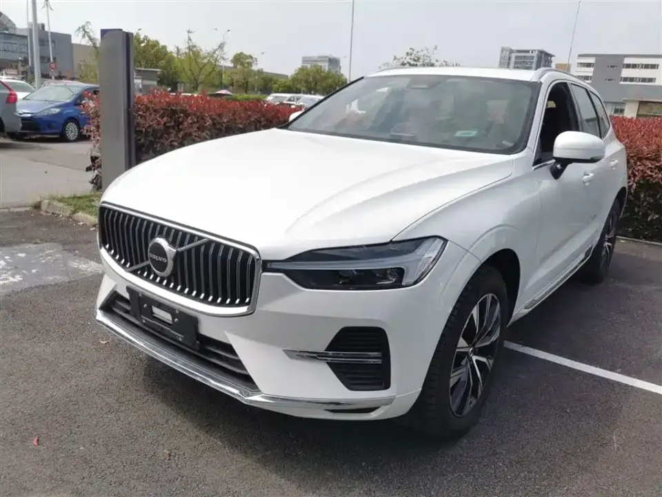 Volvo XC60 B5 AWD Smart Elite Luxury Edition 2025