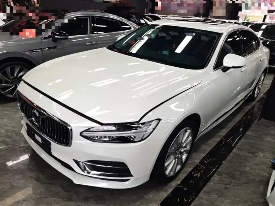 Volvo S90 T5 Momentum Luxury Edition 2020