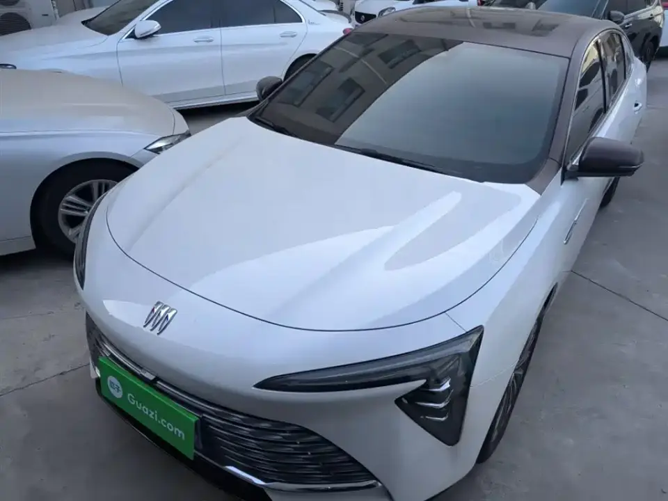 Buick LaCrosse 28T Premium Edition 2023