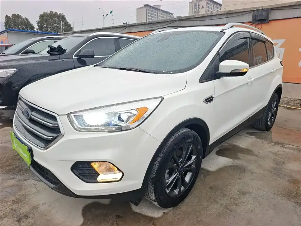 Ford Kuga EcoBoost 180 2WD Platinum Wing Edition China VI 2021