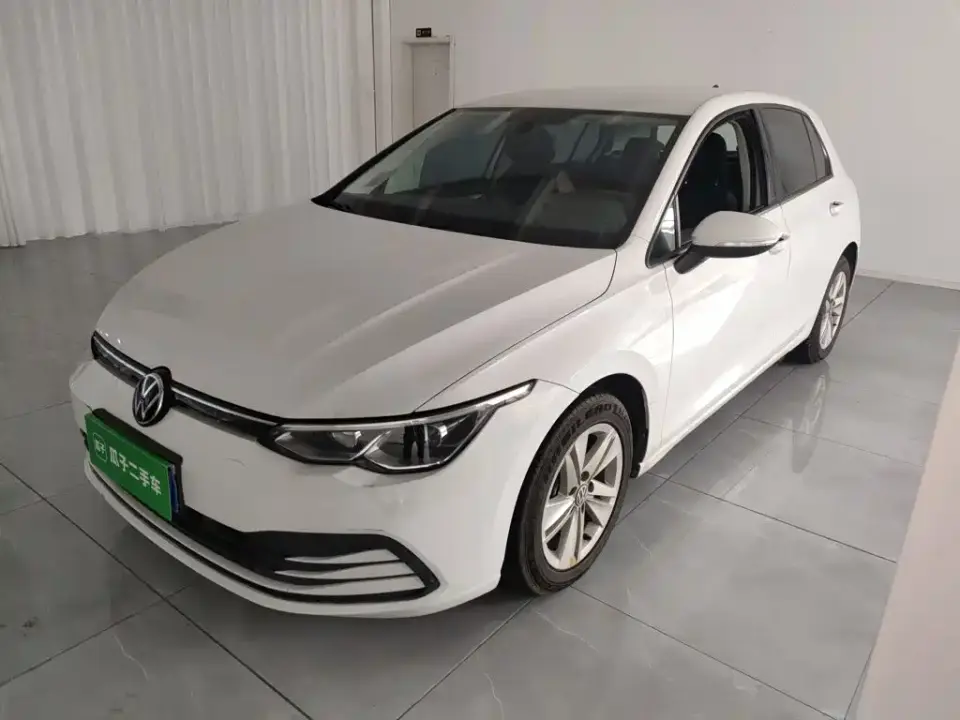 Volkswagen Golf Model 200TSI DSG 2023