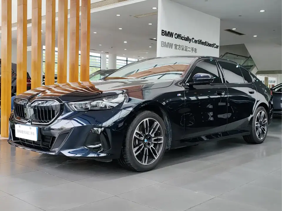 BMW 5 Series 530Li Leading M Sport Package 2025
