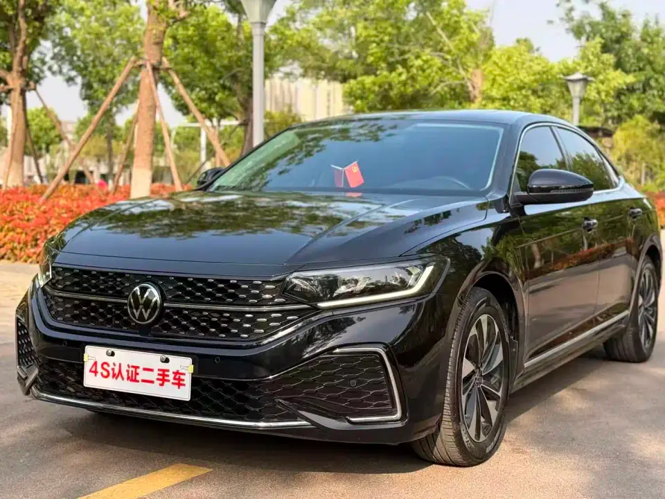 Volkswagen Passat 330TSI Starlight Elite Edition 2023