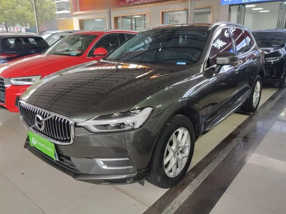 Volvo XC60 T5 4WD Intelligent Ease China VI 2019