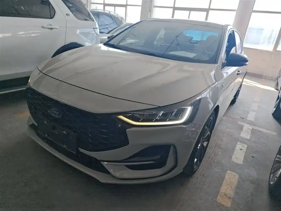 Ford Focus Sedan EcoBoost 180 Automatic ST Line 2023