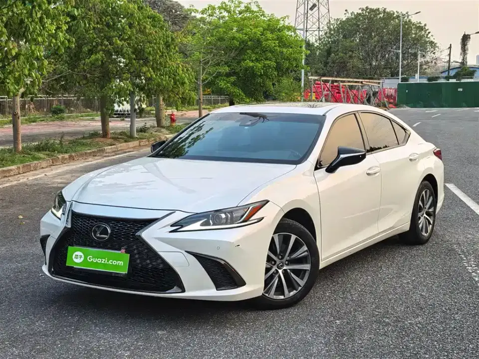 Lexus ES Model 260 Excellence Edition 2021
