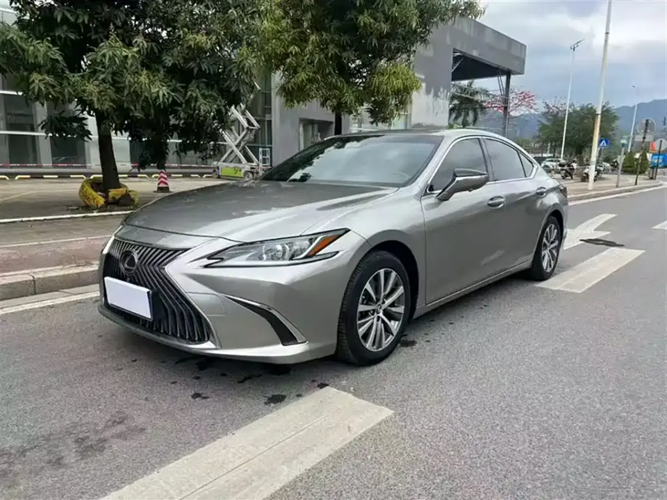 Lexus ES 200 Excellence 2020
