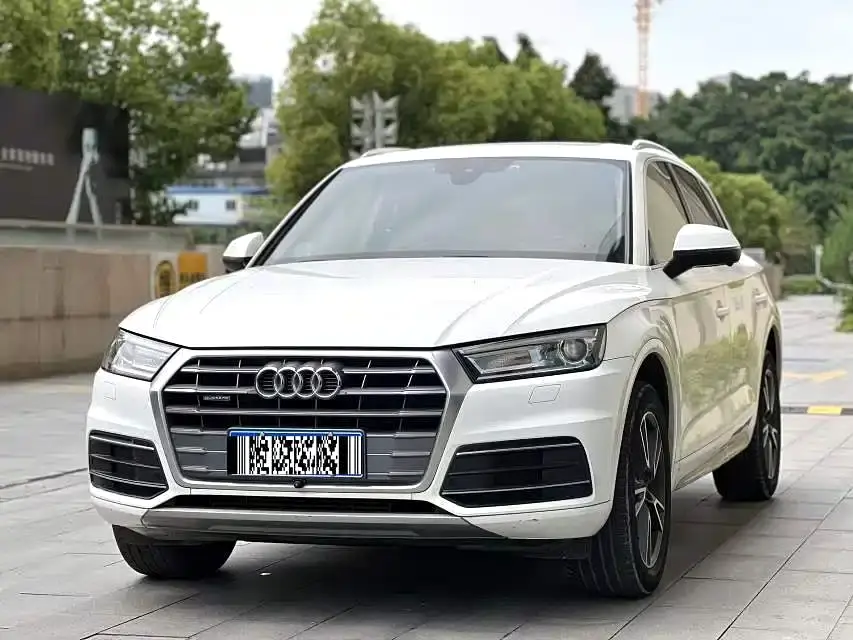 Audi Q5L Facelift 40 TFSI Honor Progressive 2021