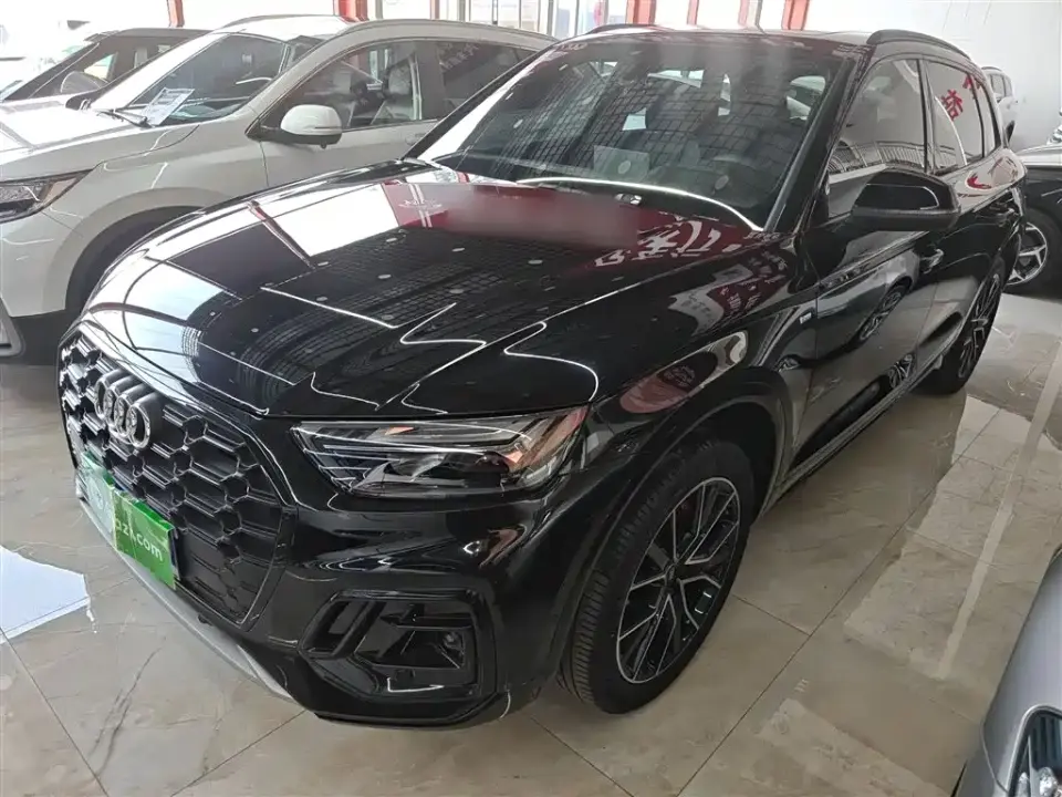 Audi Q5L Model 45 TFSI Luxury Dynamic 2024