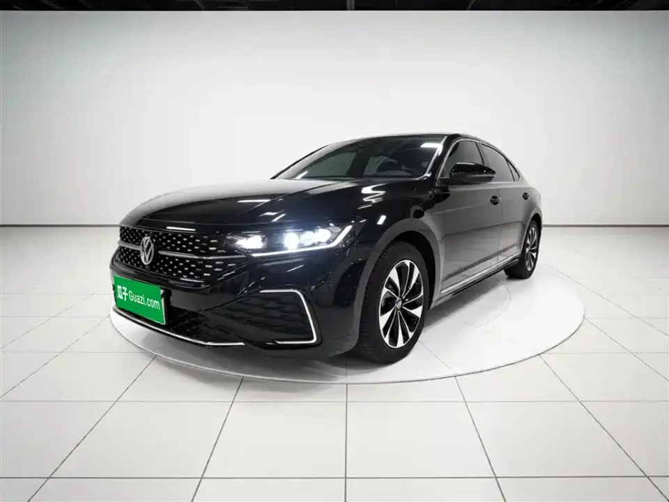 Volkswagen Passat 330TSI Starlight Elite Edition 2023