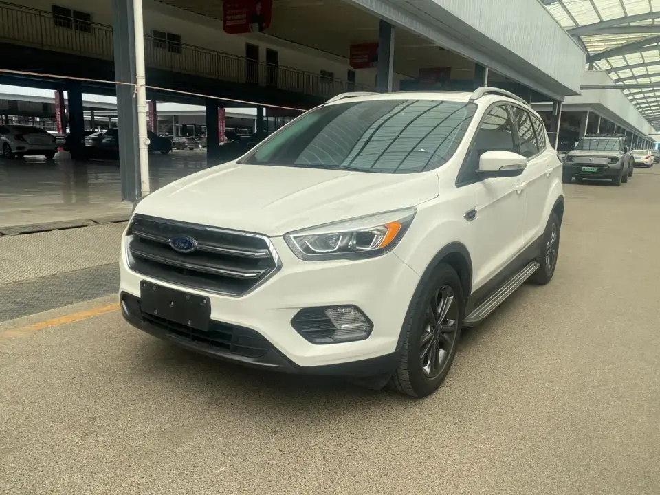 Ford Kuga EcoBoost 180 FWD Titanium Edition China V 2021