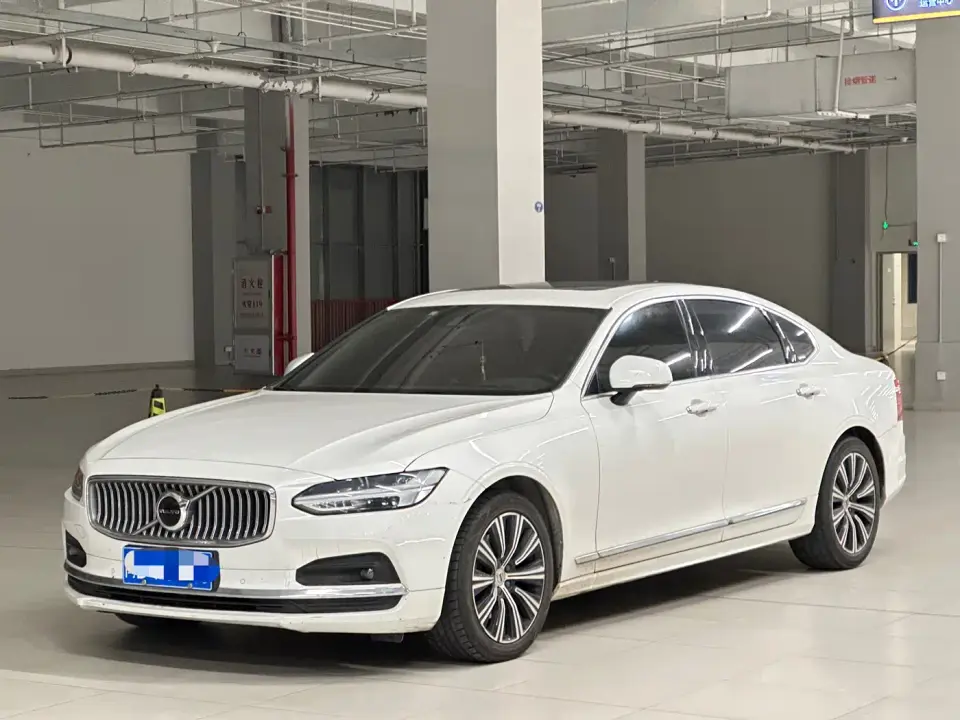 Volvo S90 Model B5 Momentum Luxury Edition 2021