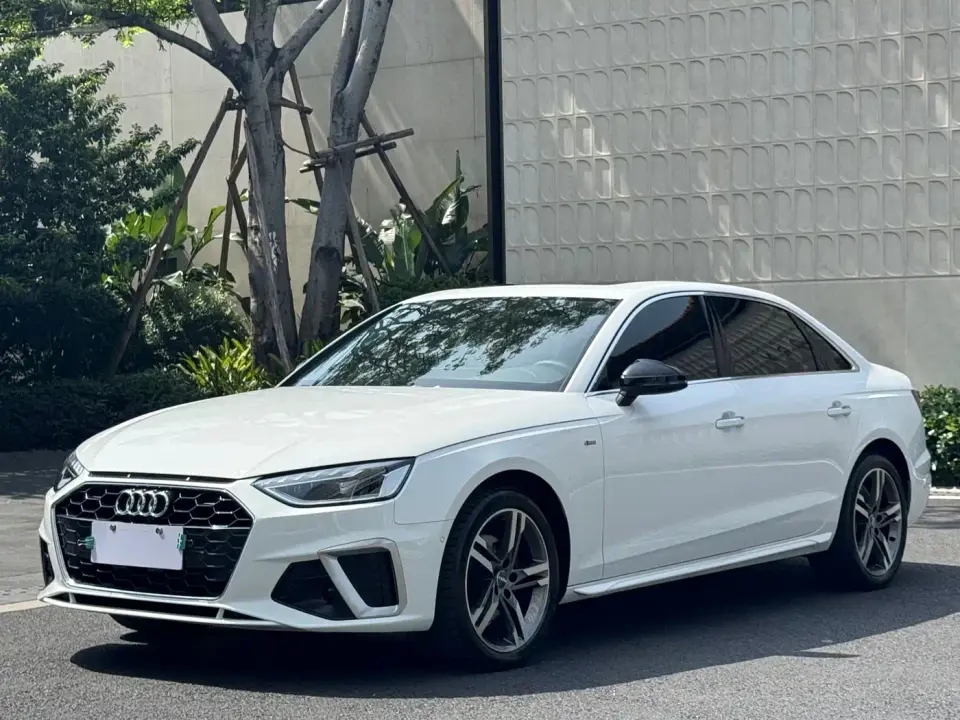 Audi A4L 40 TFSI Luxury Dynamic 2021