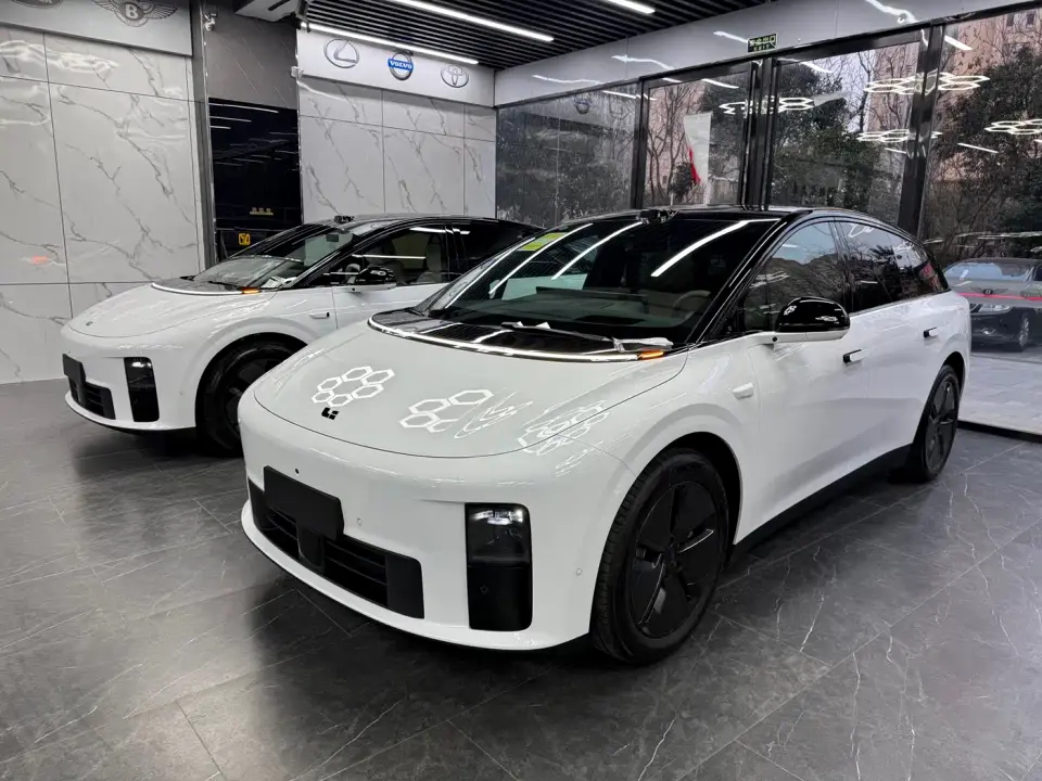 Li Auto i6 2WD Base Model 2026