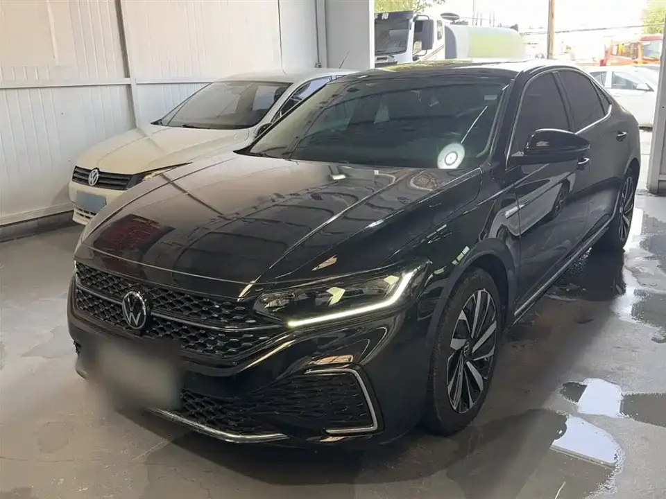 Volkswagen Passat 330TSI Starlight Elite Edition 2022
