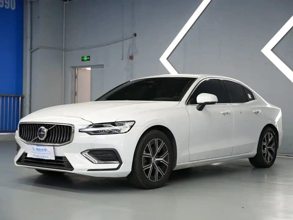 Volvo S60 B4 Smart Comfort Luxury Edition 2023