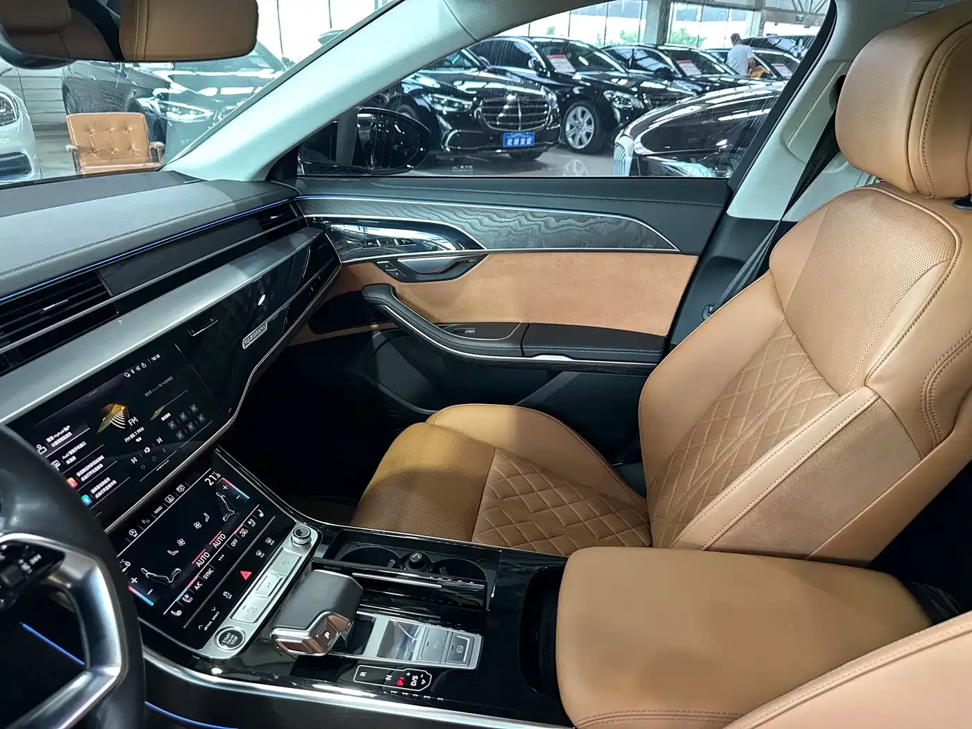 Audi A8 Model A8L 50 TFSI quattro Premium Selection 2024 — фото 13