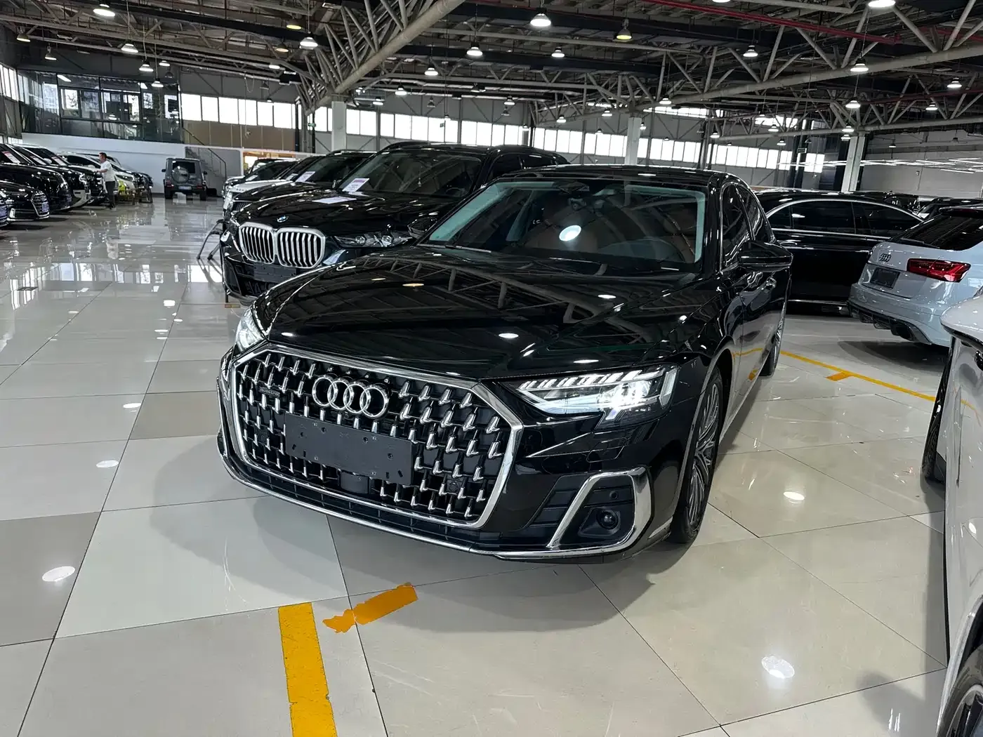 Audi A8 Model A8L 50 TFSI quattro Premium Selection 2024 — фото 2
