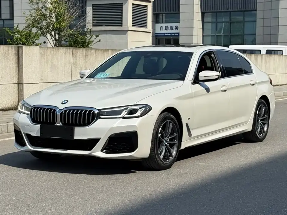 BMW 5 Series 525Li M Sport Package 2021