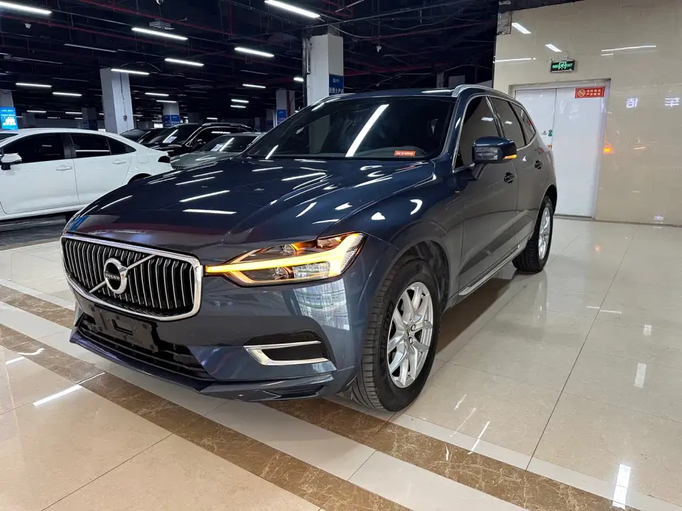 Volvo XC60 T5 AWD Momentum 2020