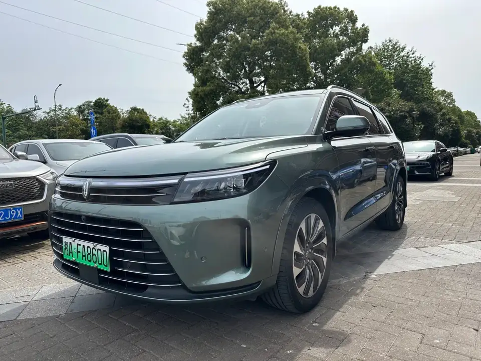 AITO Wenjie AITO M7 1.5T RWD Plus 5-Seater 2025