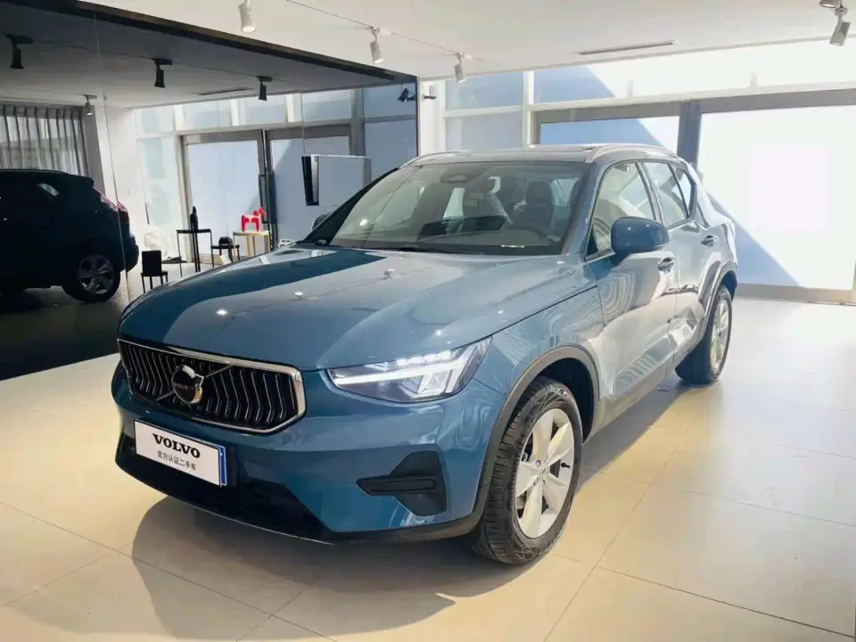 Volvo XC40 Model B3 Smart Drive Fashion Edition 2023