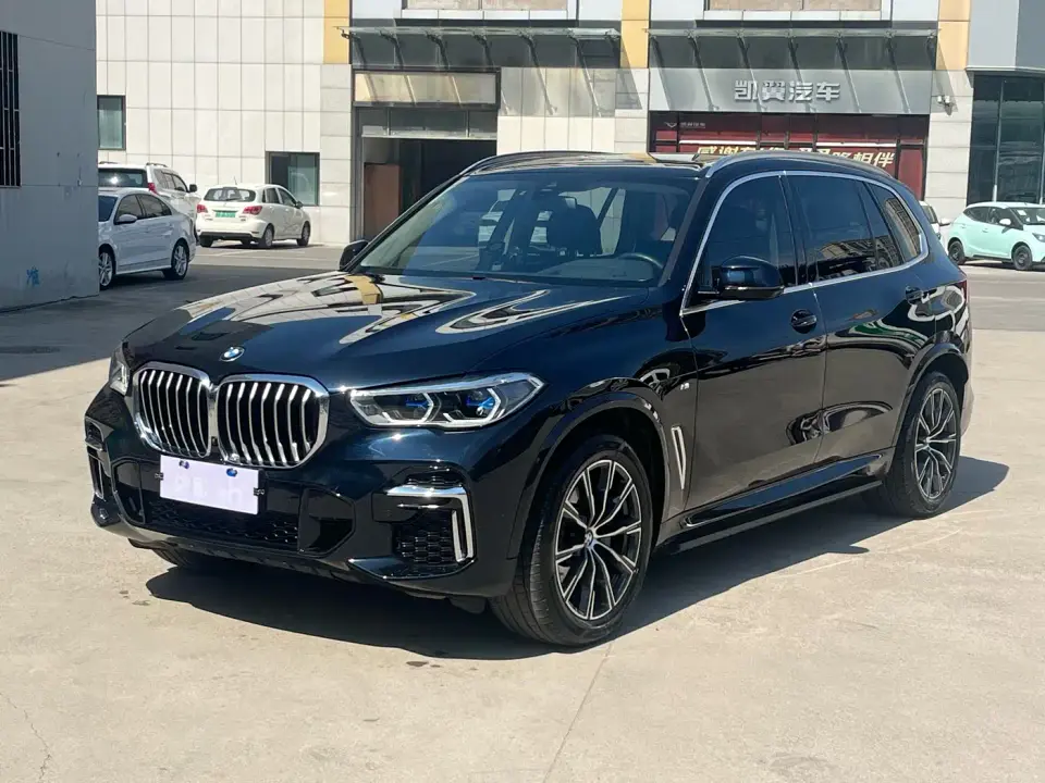 BMW X5 xDrive 30Li Premium M Sport Package 2023