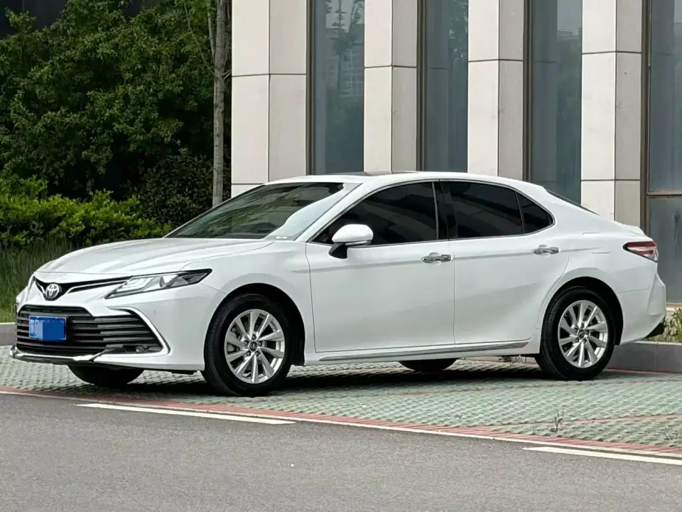Toyota Camry 2.0G Luxury Edition 2024