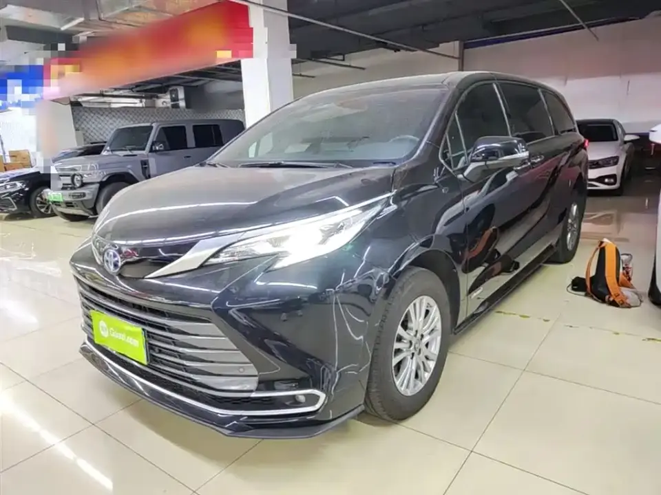 Toyota Sienna 2.5L Hybrid Premium Edition 2022