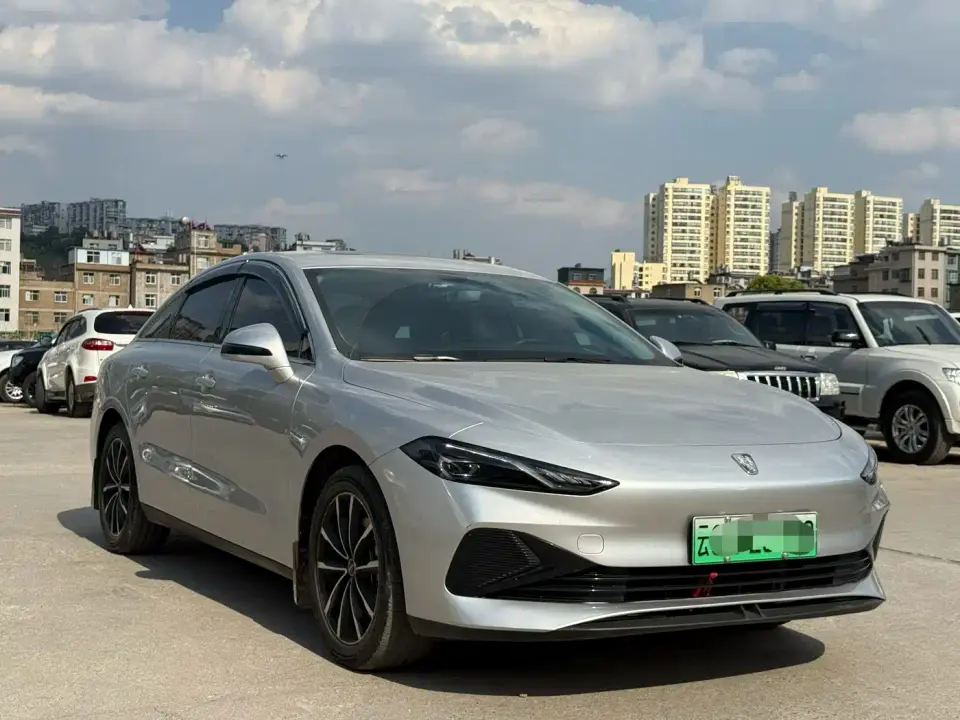 Roewe D7 DMH 125km World Champion Edition 2025