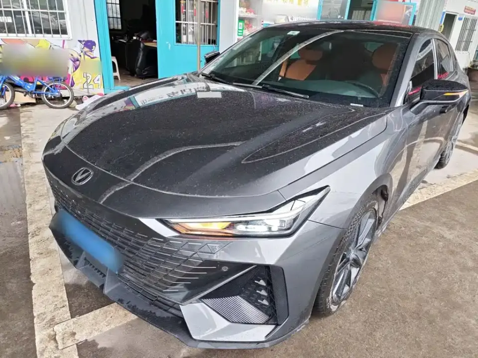 Changan UNI-V 1.5T Premium Model 2023