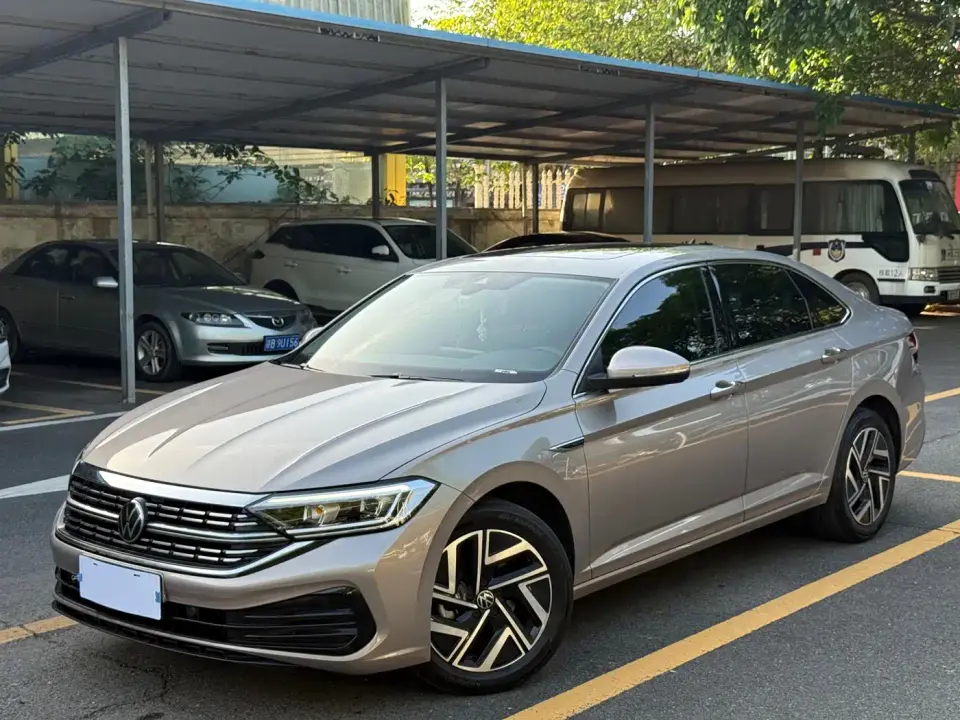 Volkswagen Sagitar 300TSI DSG Surpass Edition 2024
