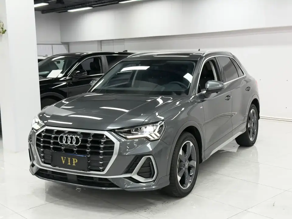 Audi Q3 35 TFSI Fashion Dynamic (1.4T) 2023