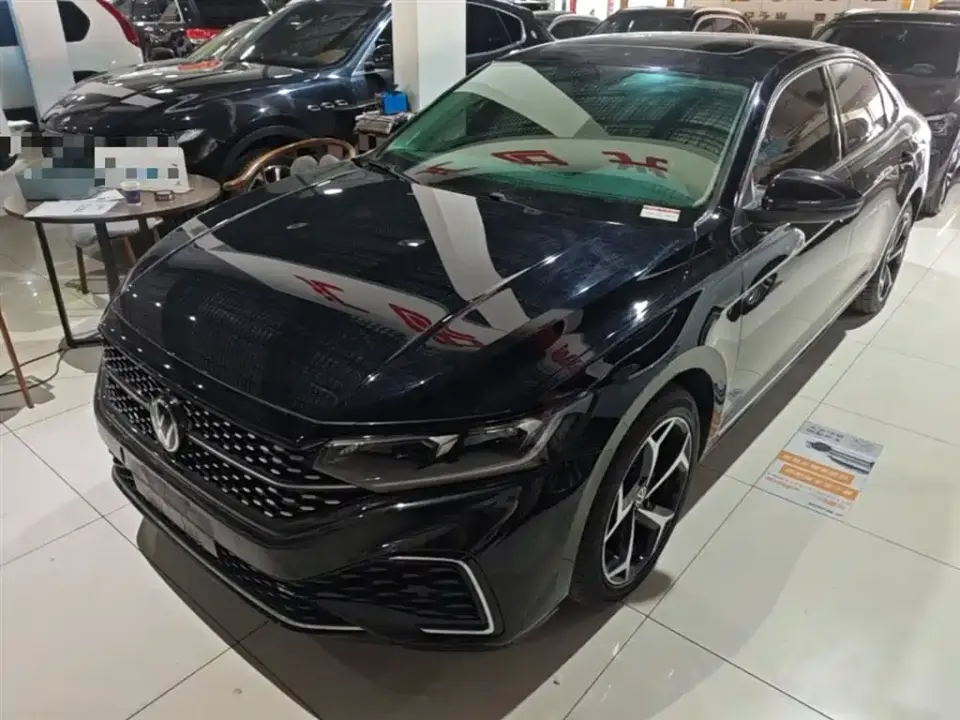 Volkswagen Passat 330TSI Starlight Elite Edition 2024