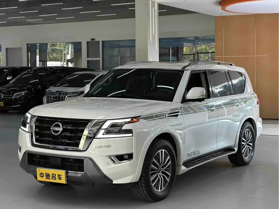 Nissan Patrol Model ARMADA 5.6L Invincible Fleet Platinum Edition 2023