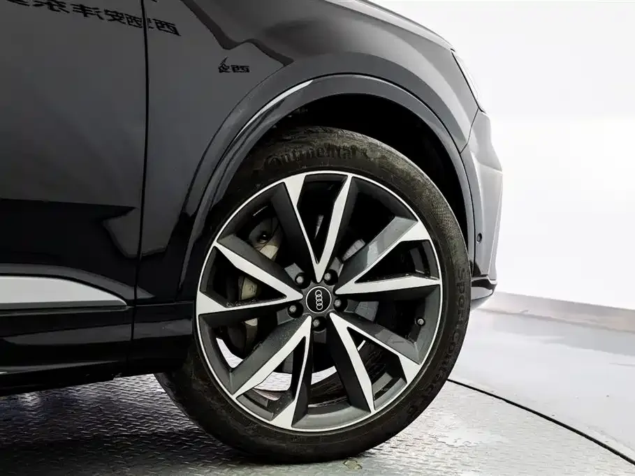 Audi Q7 55 TFSI quattro S line Sport 2024 — фото 21