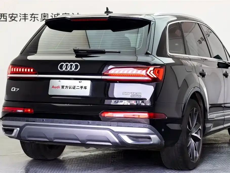 Audi Q7 55 TFSI quattro S line Sport 2024 — фото 23
