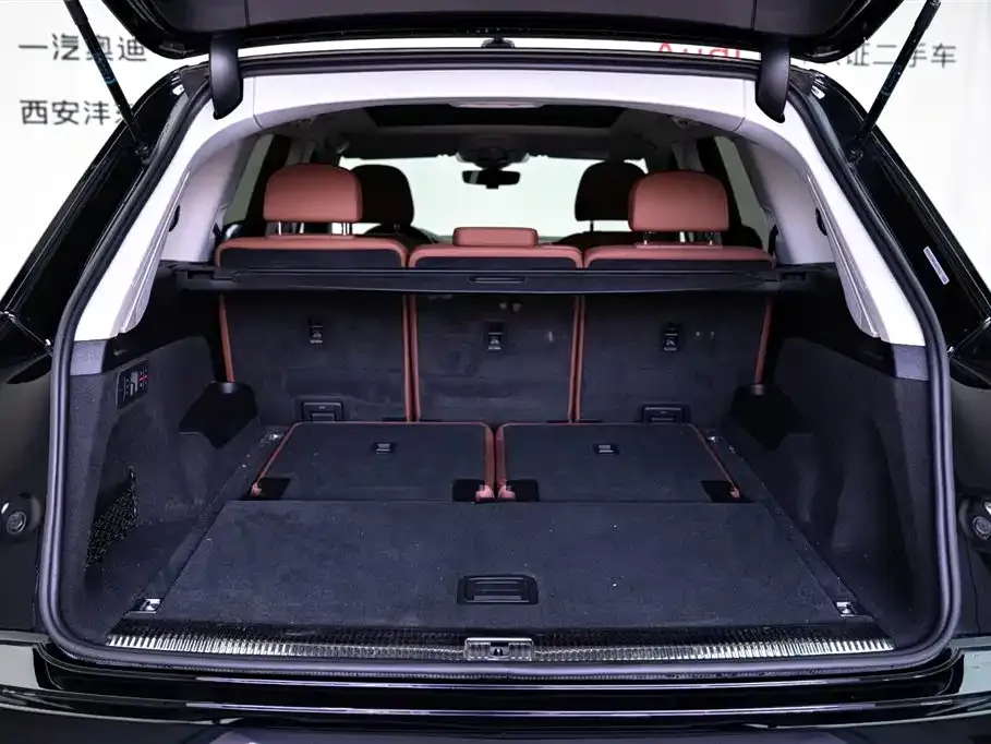 Audi Q7 55 TFSI quattro S line Sport 2024 — фото 9