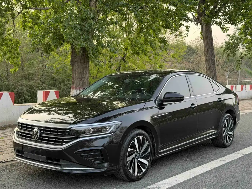 Volkswagen Passat Model 330TSI Luxury Edition 2021