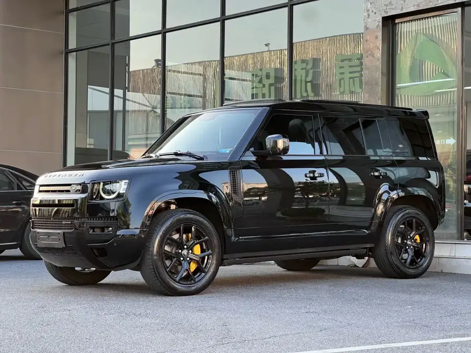 Land Rover Defender Model 110 3.0T P400 X-DYNAMIC HSE 2023