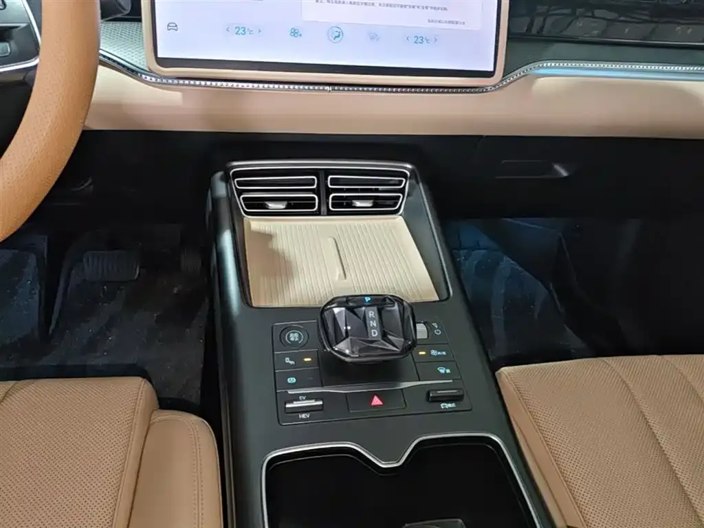 BYD Song Pro New Energy 2nd Gen DM-i 115KM Excellence 2024 — фото 14