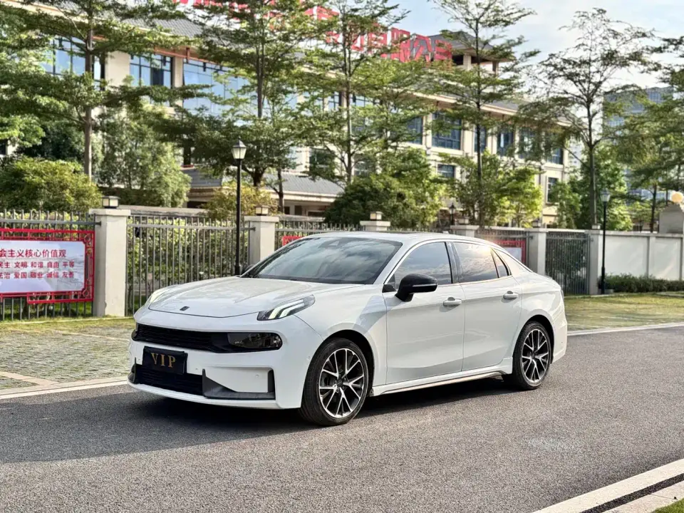 Lynk & Co 03 2.0TD Auto Power Pro Version 2020