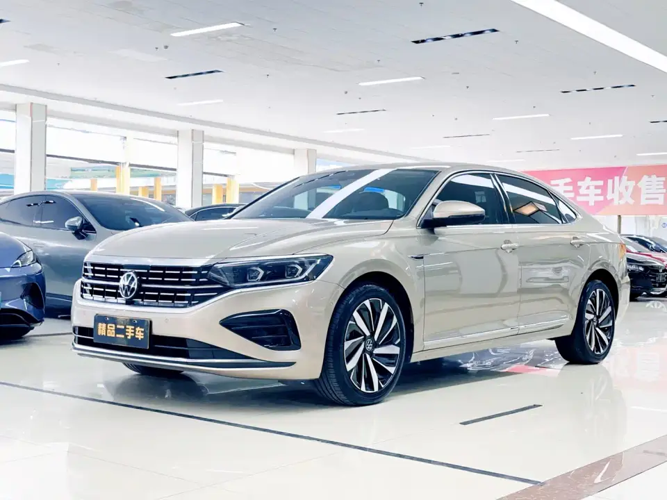 Volkswagen Passat 330TSI Starlight Luxury Edition 2022