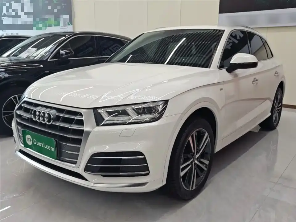 Audi Q5L Facelift 40 TFSI Honor Fashion 2021